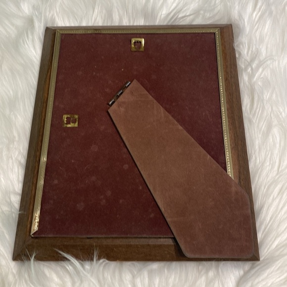 Wooden photo frame holds 8 x 10 photo - Picture 2 of 2
